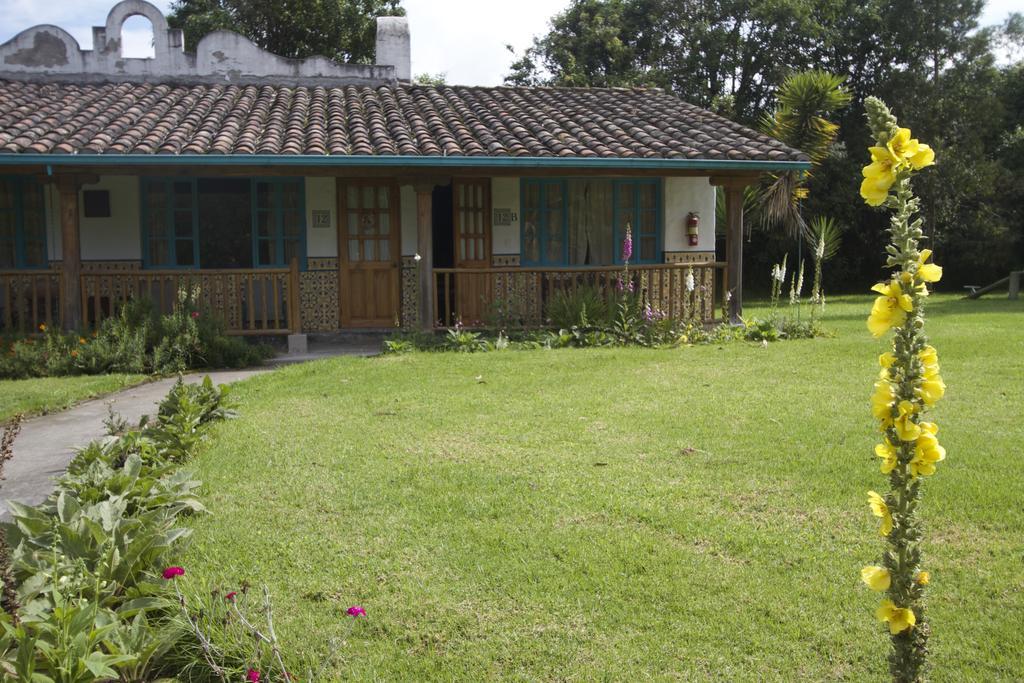 Las Palmeras Inn 오타발로 외부 사진