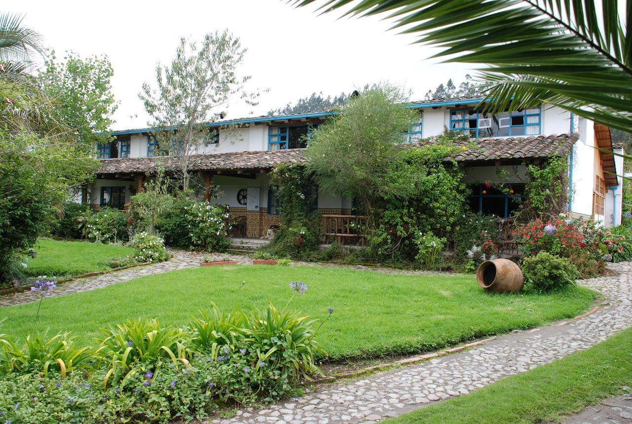 Las Palmeras Inn 오타발로 외부 사진