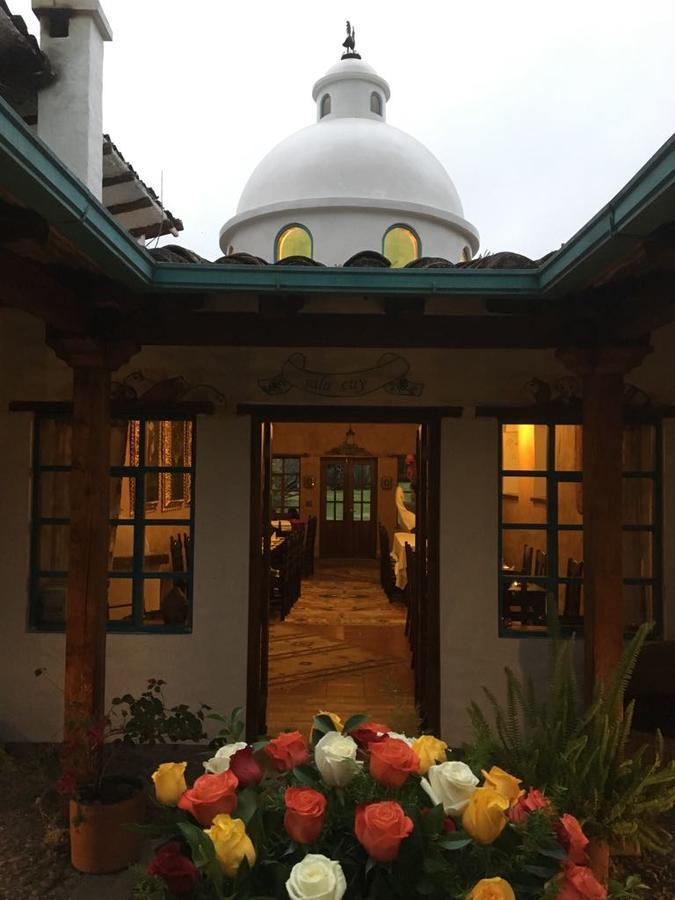 Las Palmeras Inn 오타발로 외부 사진